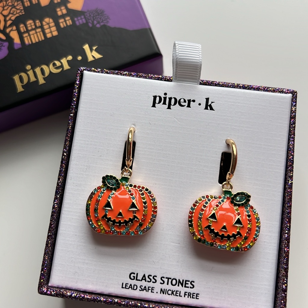 Piper K Pumpkin Dangle Earrings Halloween 25$